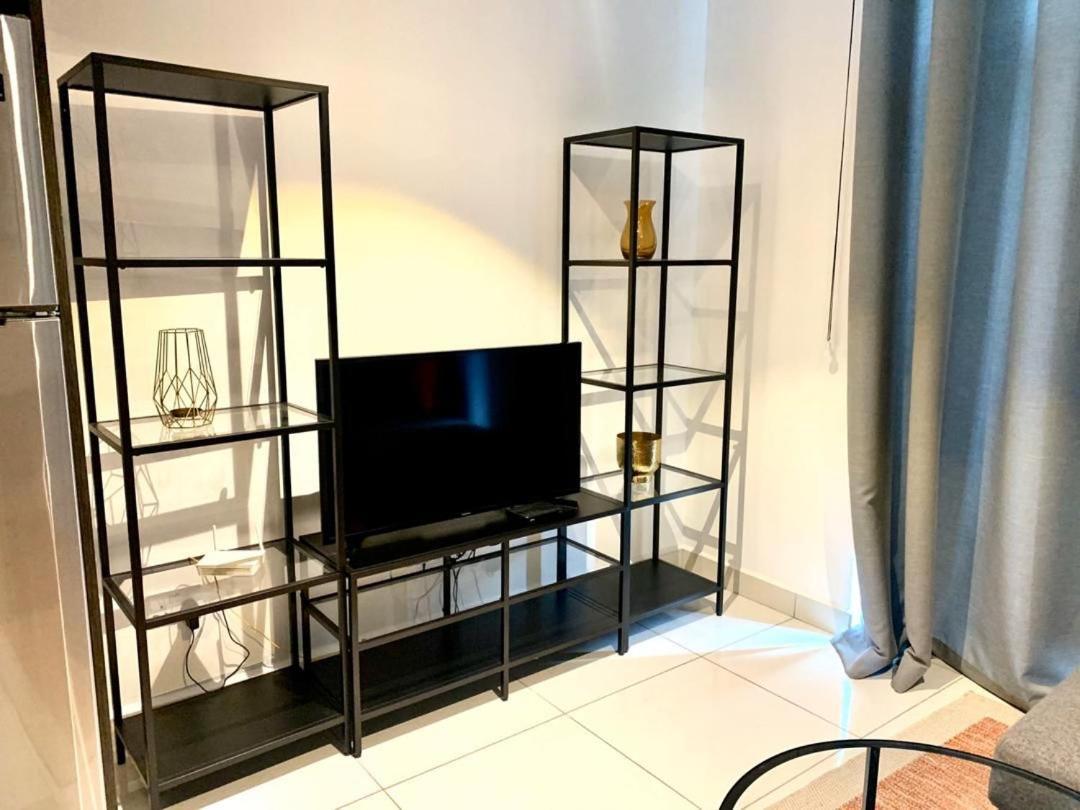 One Bedroom Apartment At A Embassy Gardens Cantonments Accra Buitenkant foto